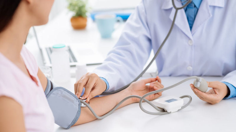Bộ Y tế yêu cầu xử lý nghiêm các đơn vị, cá nhân liên quan hiện tượng “cò” xếp lốt khám bệnh